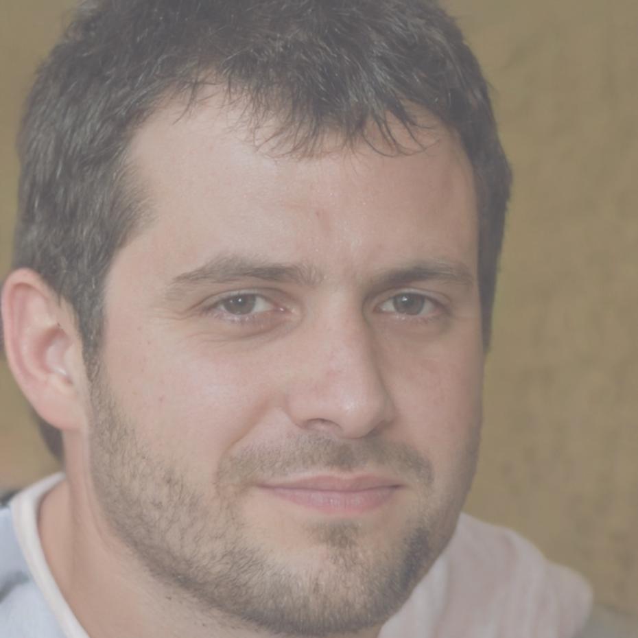 Kerem Ozbay, lead wedding decorator and program instructor